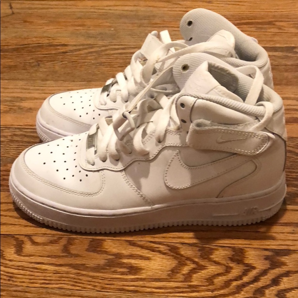 White Nike Air Force One High